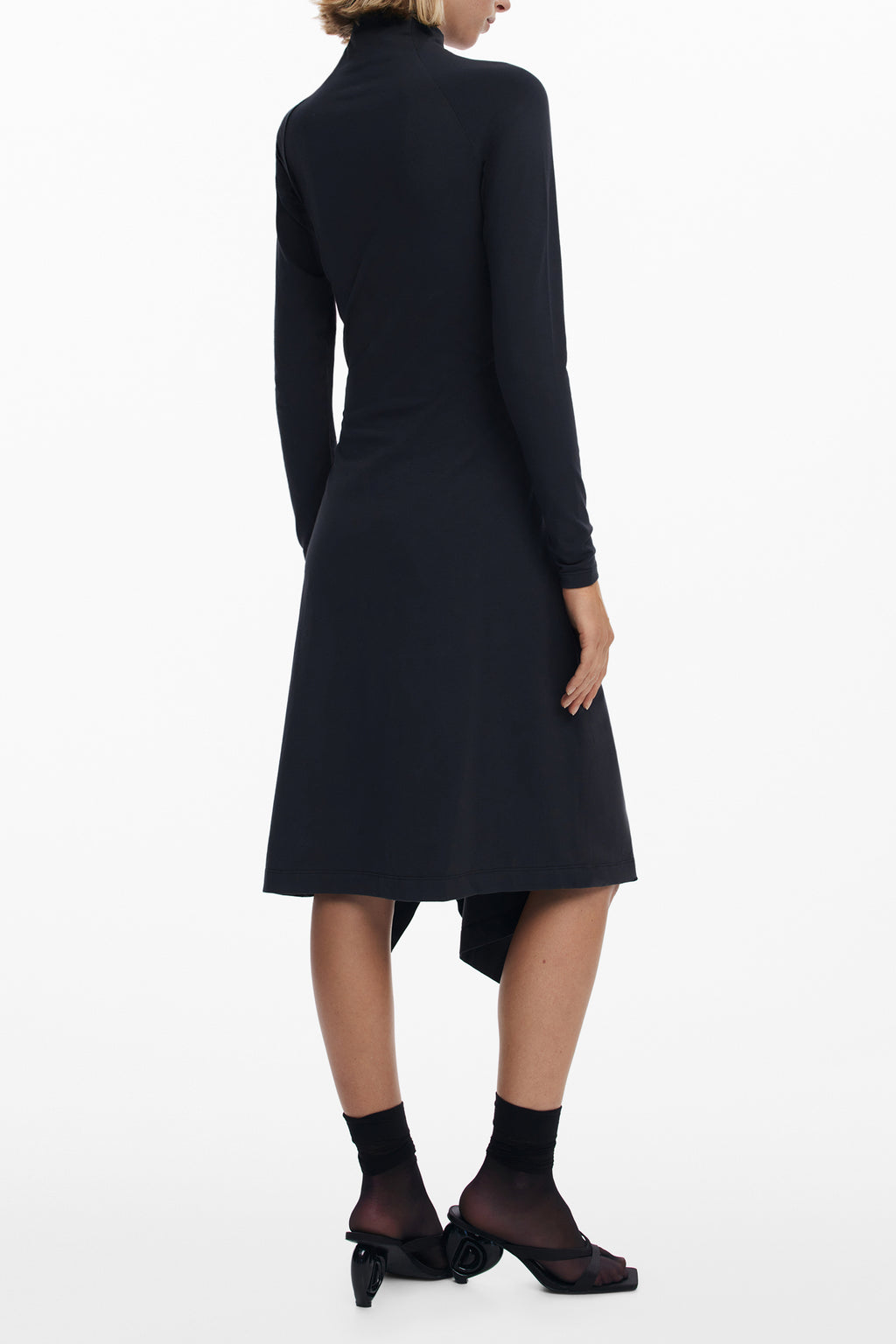 VESTIDO CORTO DESIGUAL PARA MUJER EN NEGRO 