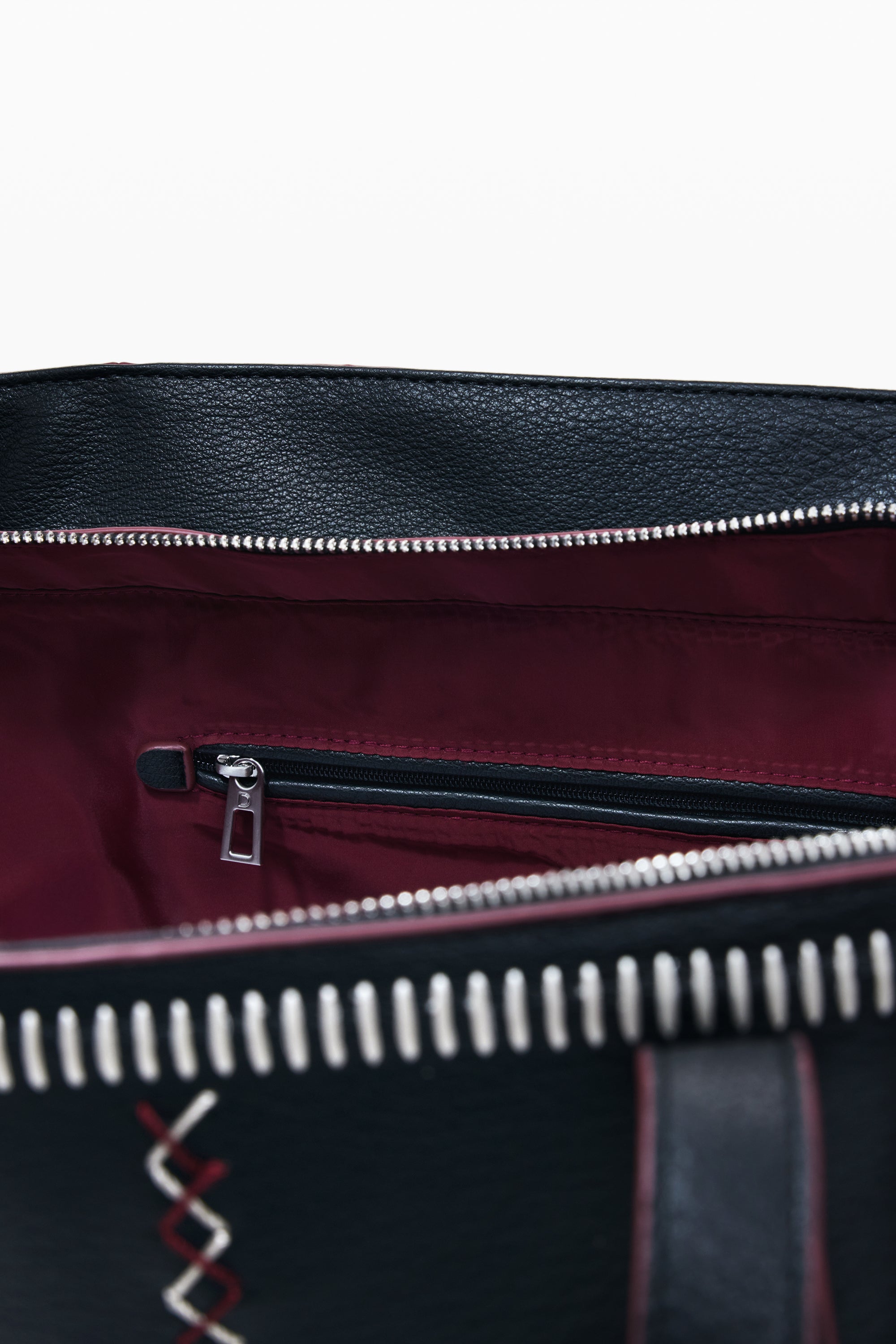 BOLSO NEGRO DE MUJER DESIGUAL 