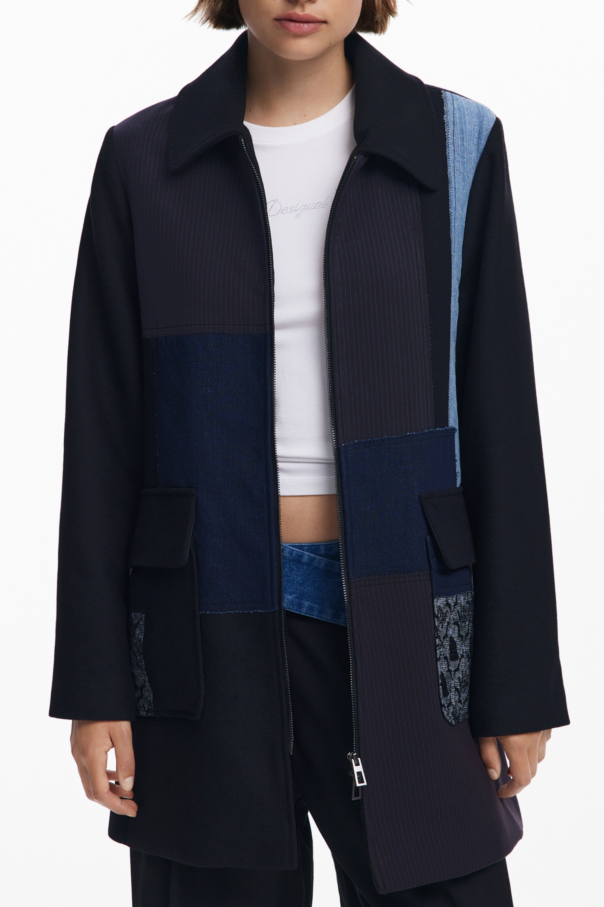 CHAQUETA NEGRA DE MUJER DESIGUAL 