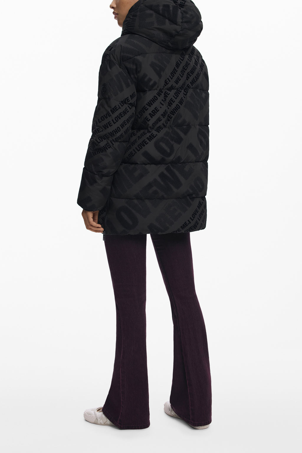 CHAQUETA NEGRA DE MUJER DESIGUAL 