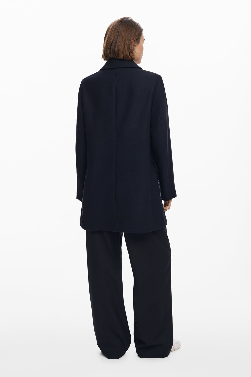 CHAQUETA NEGRA DE MUJER DESIGUAL 