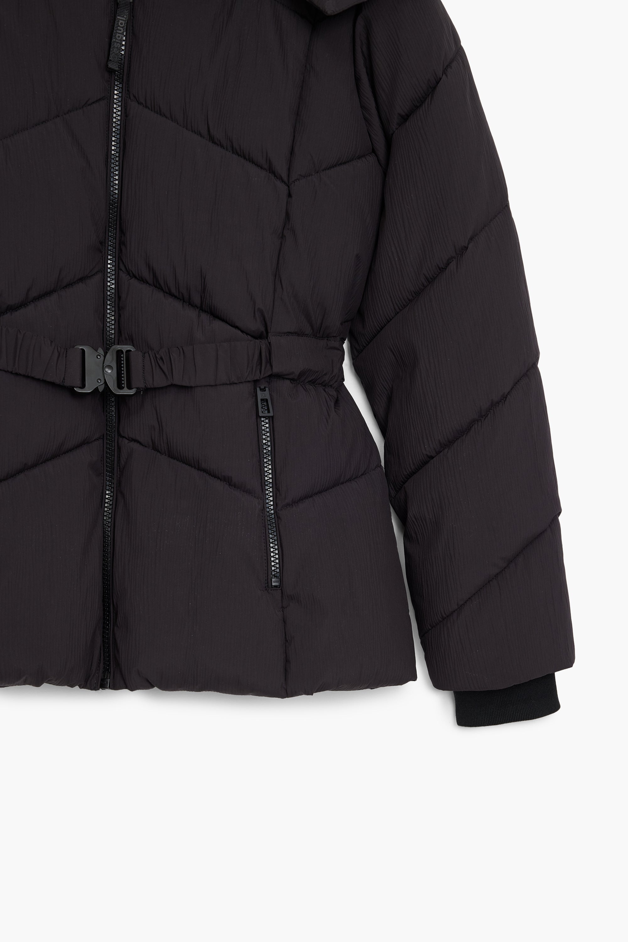 CHAQUETA NEGRA DE MUJER DESIGUAL 