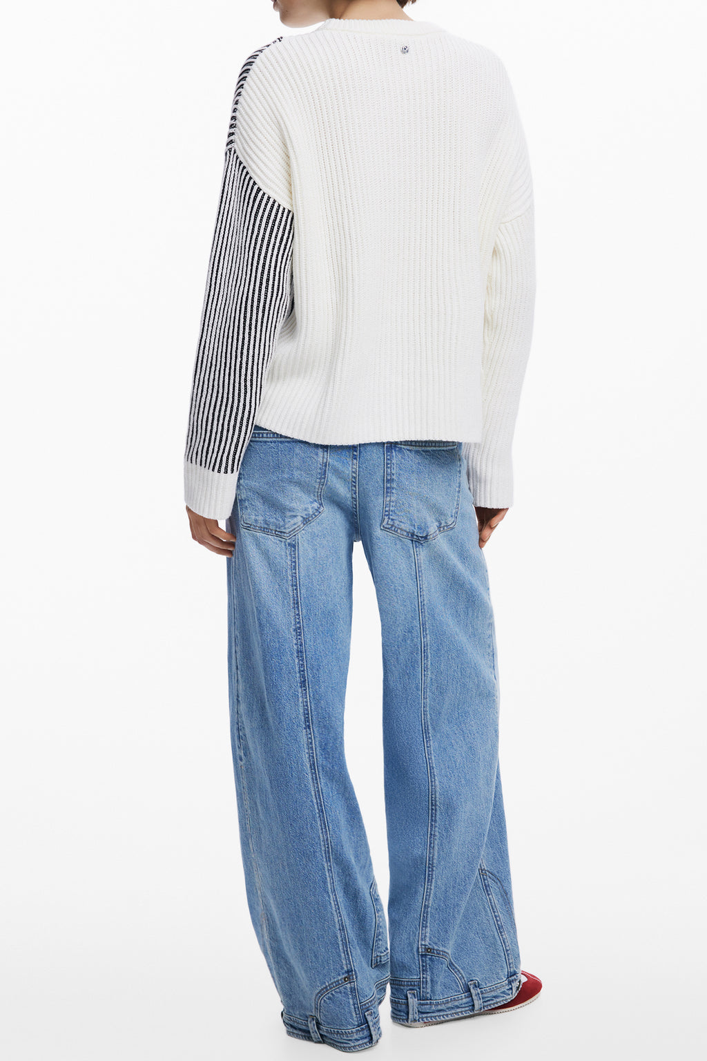 SUÉTER BLANCO DE MUJER DESIGUAL 