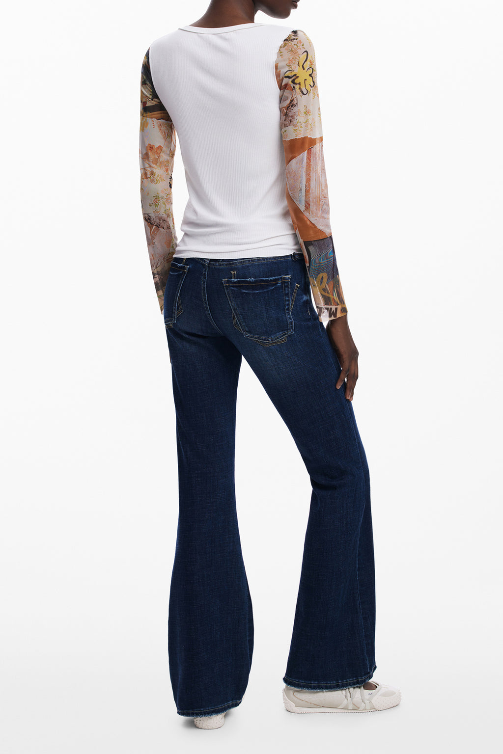 SUÉTER BLANCO DE MUJER DESIGUAL 