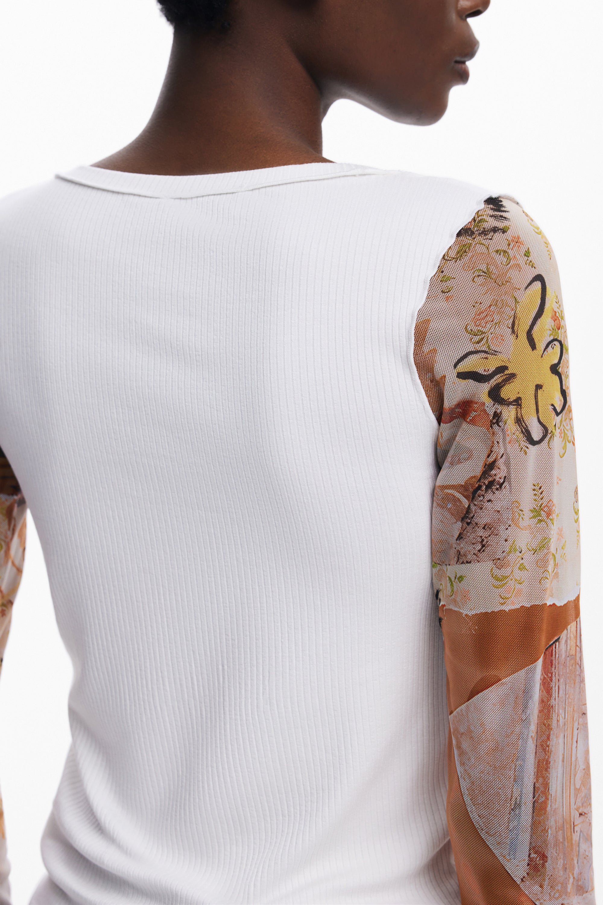 SUÉTER BLANCO DE MUJER DESIGUAL 