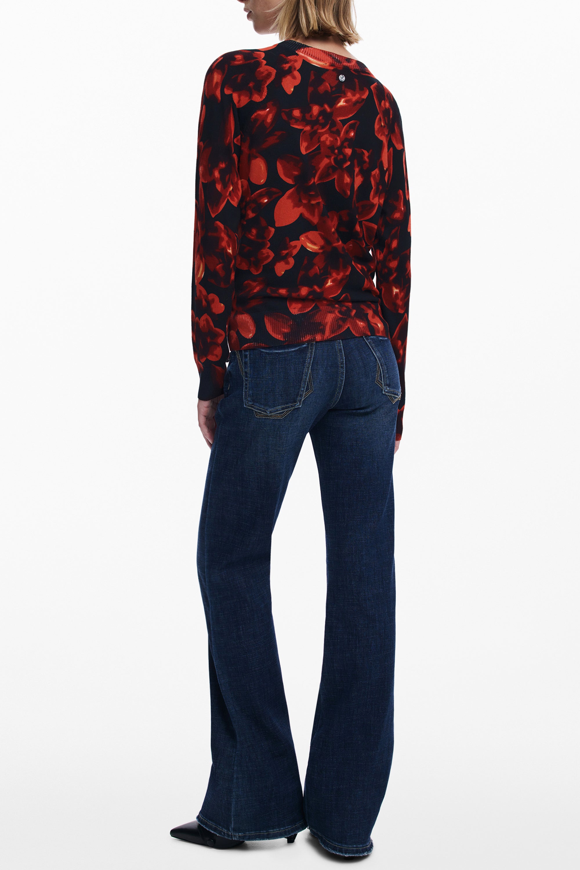 SUÉTER NEGRO DE MUJER DESIGUAL 