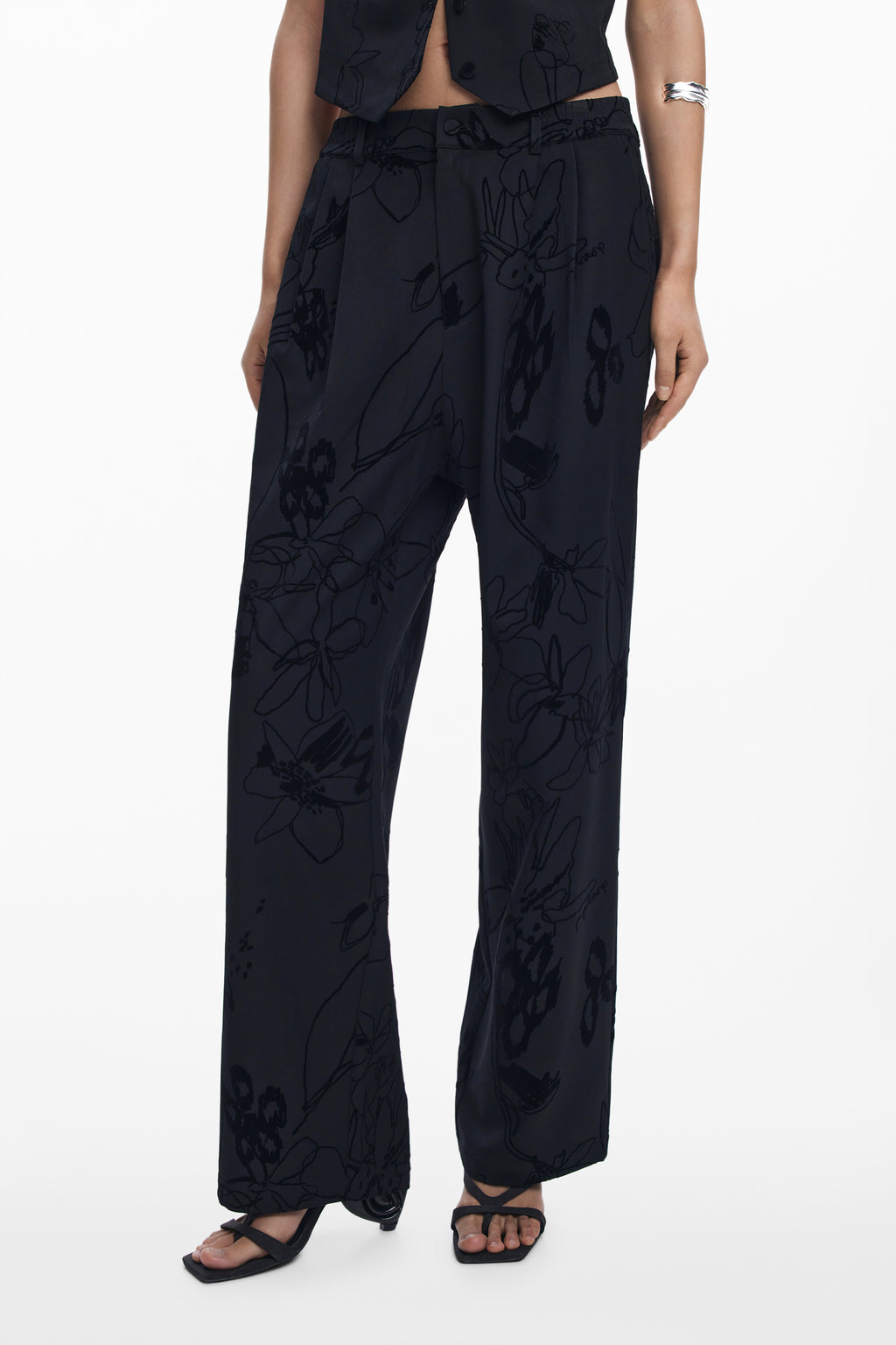 PANTALONES NEGROS DE MUJER DESIGUAL 