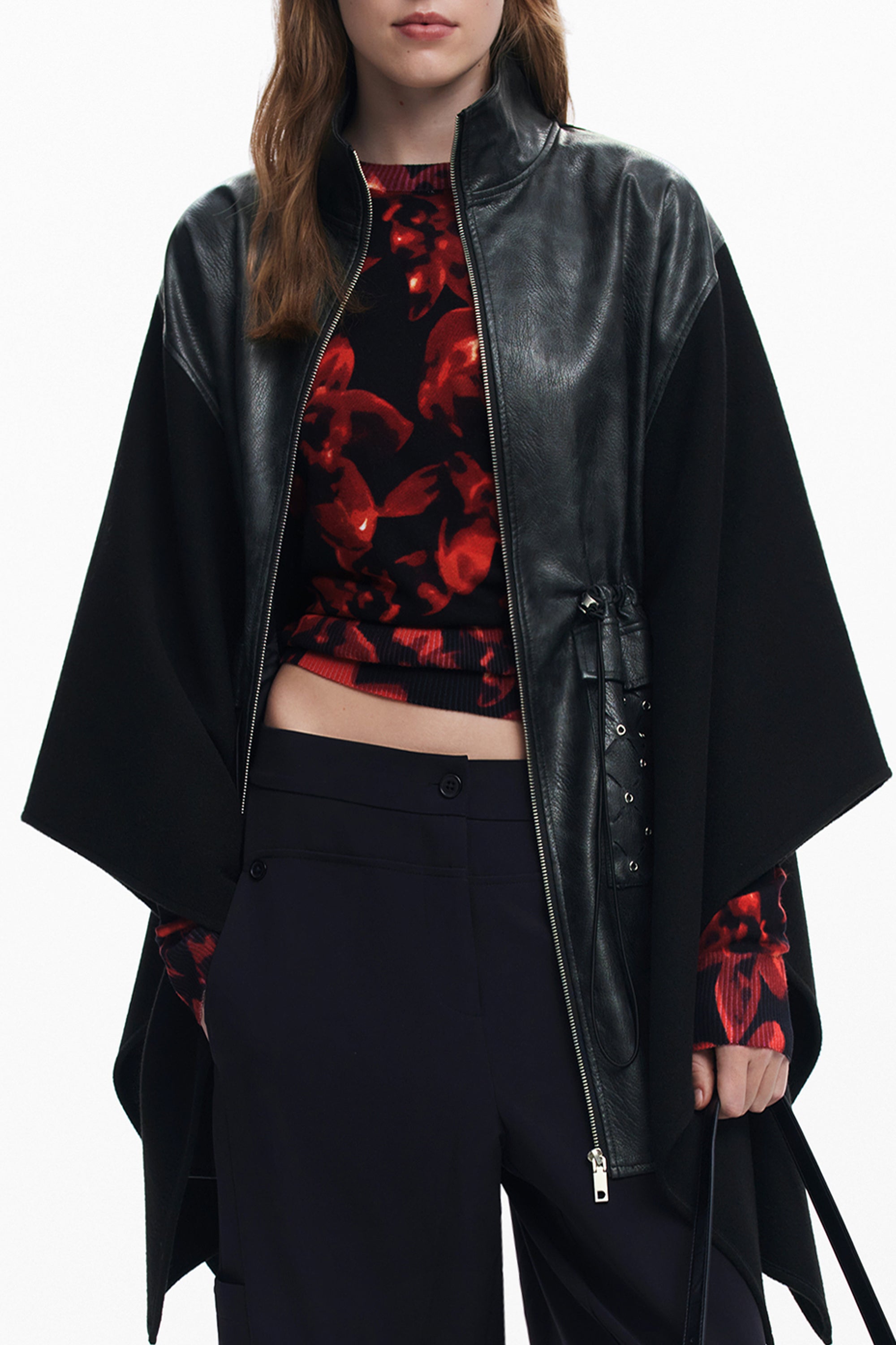 PONCHO NEGRO DE MUJER DESIGUAL 