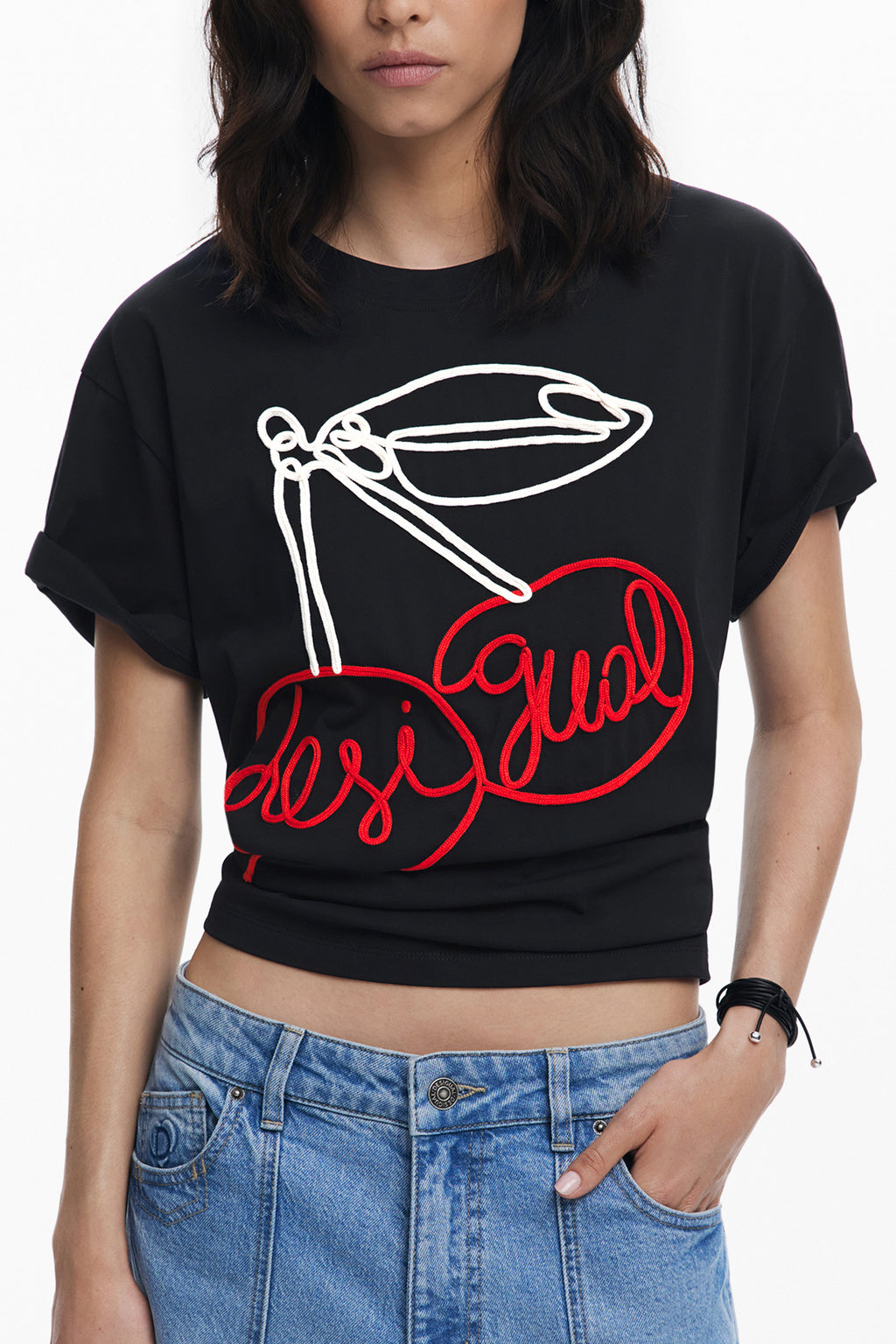 CAMISETA DE MANGA CORTA DE MUJER DESIGUAL NEGRA 