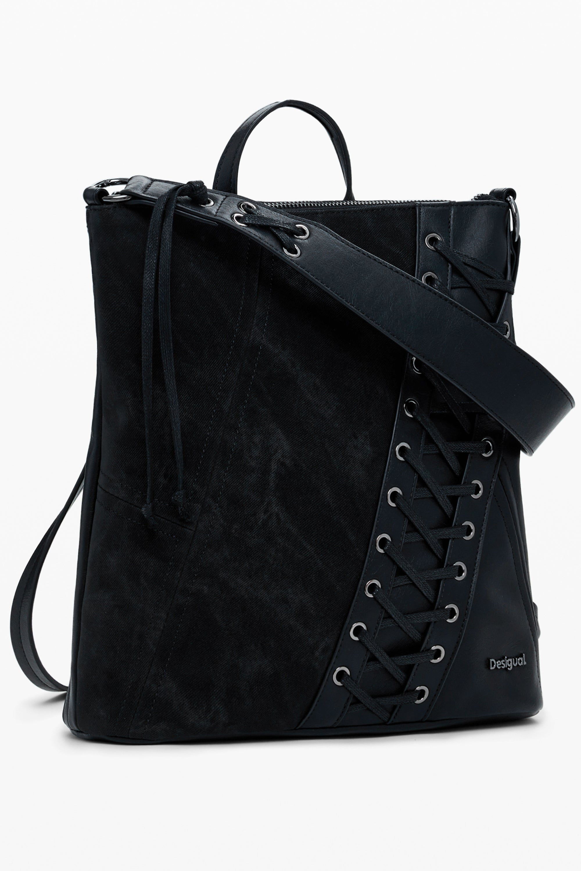 MOCHILA NEGRA DE MUJER DESIGUAL 