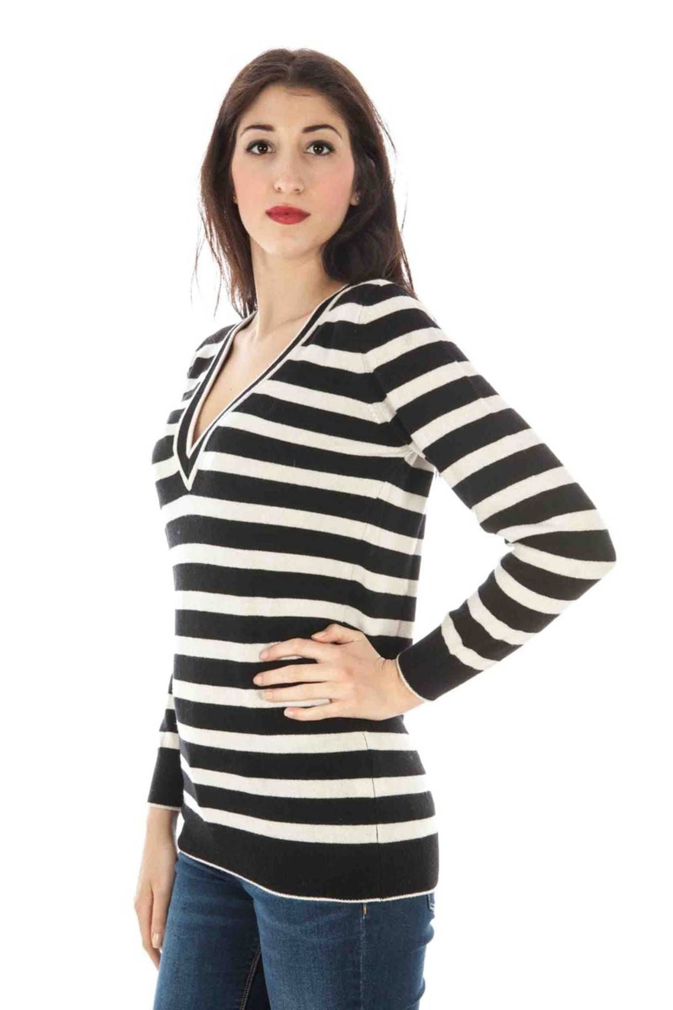 SUÉTER NEGRO DE MUJER FRED PERRY 