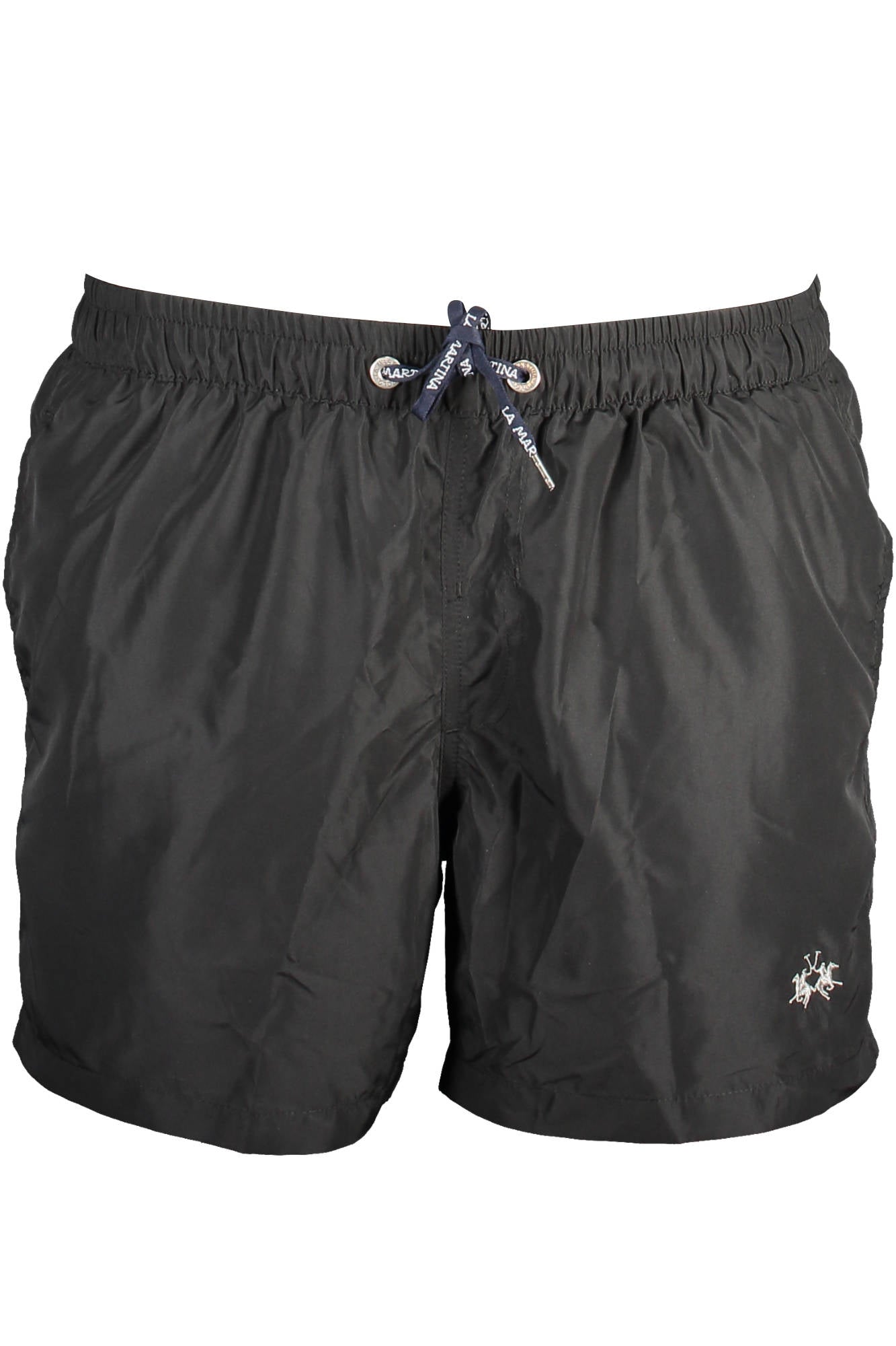 LA MARTINA PARTE DEL DISFRAZ BAJO EL HOMBRE NEGRO 